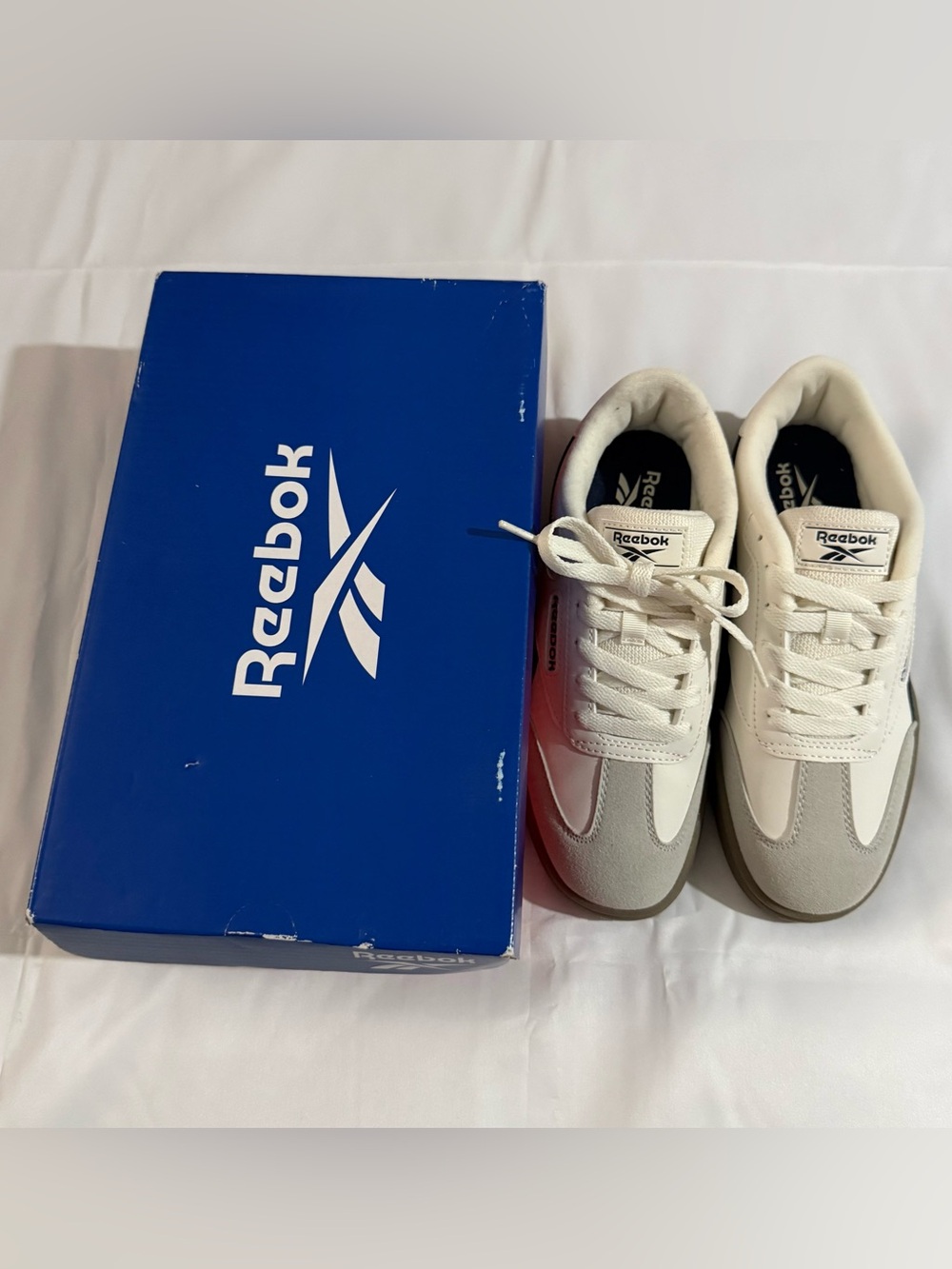 BRAND NEW - Reebok Forte Lounger Sneakers in Cream, Dark Blue & Grey